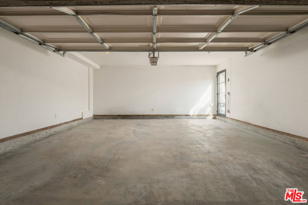 343 N Alfred Street Property Photo 31