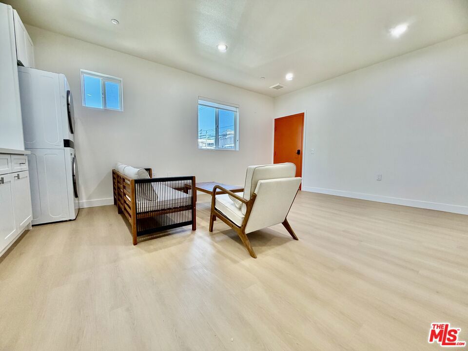 233 1/2 N Chicago Street 233 1/2 Property Photo 3