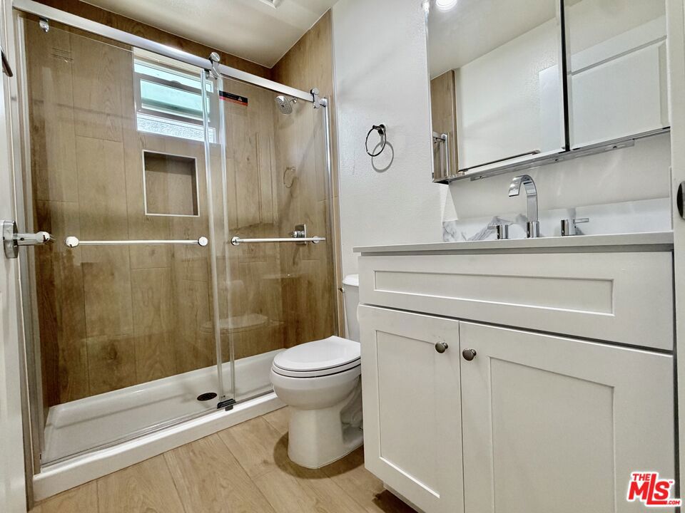 233 1/2 N Chicago Street 233 1/2 Property Photo 6