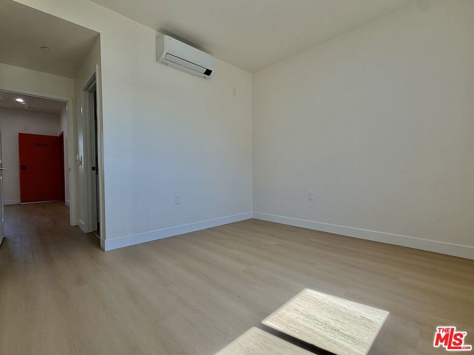 233 1/2 N Chicago Street 233 1/2 Property Photo 7