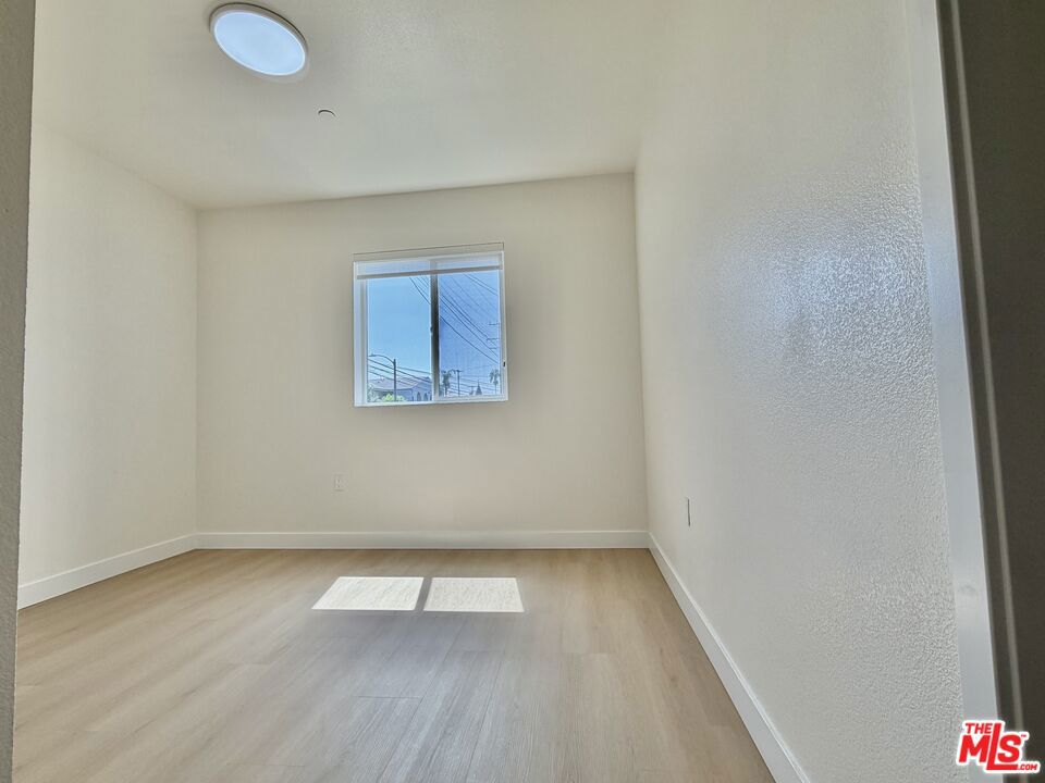 233 1/2 N Chicago Street 233 1/2 Property Photo 8