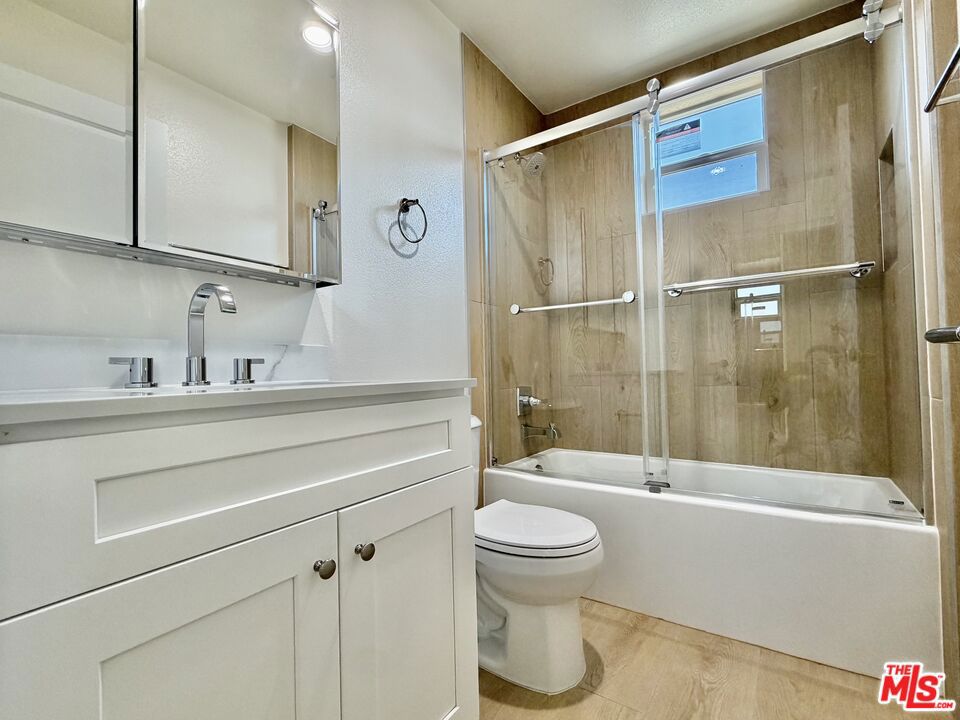 233 1/2 N Chicago Street 233 1/2 Property Photo 9