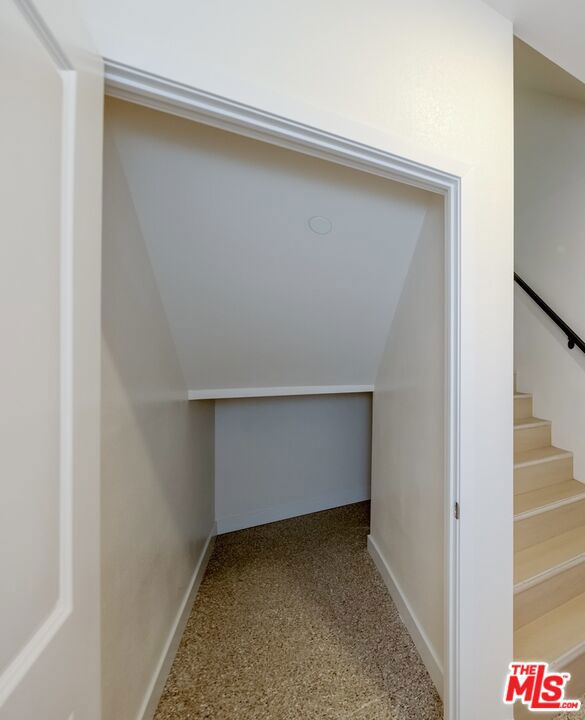 233 1/2 N Chicago Street 233 1/2 Property Photo 19