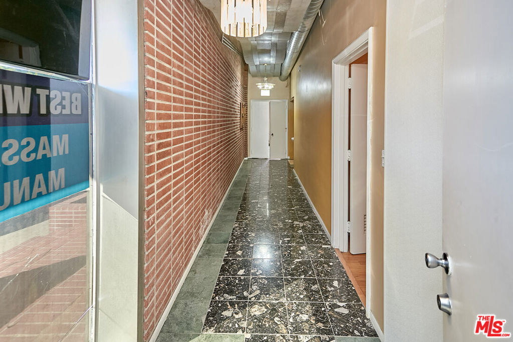 2551 Beverly Boulevard B Property Photo 6