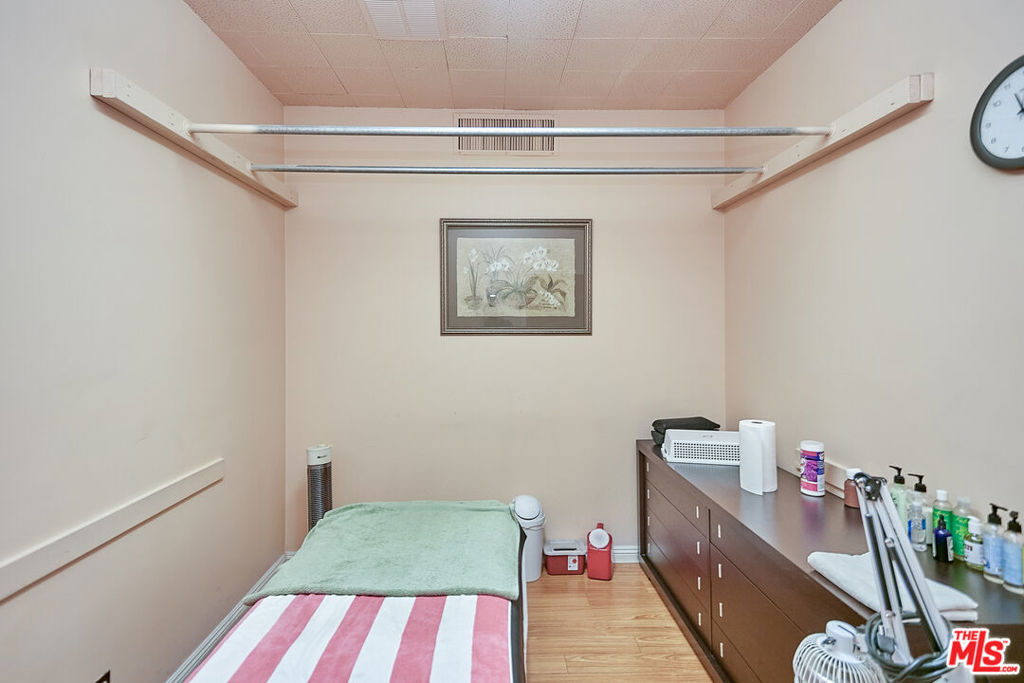 2551 Beverly Boulevard B Property Photo 9