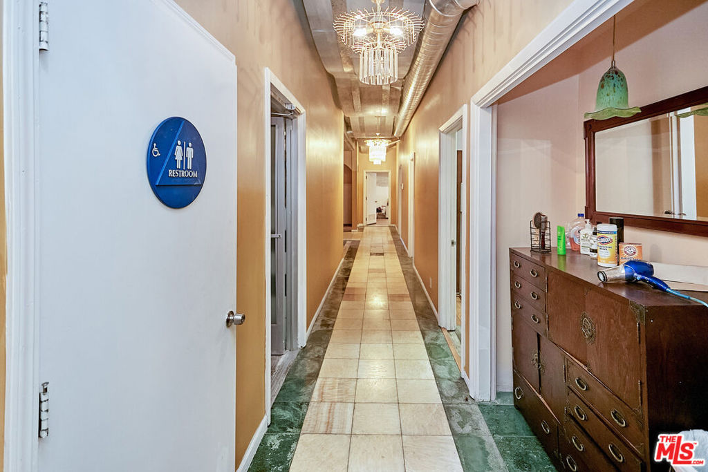 2551 Beverly Boulevard B Property Photo 18