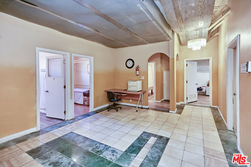 2551 Beverly Boulevard B Property Photo 27