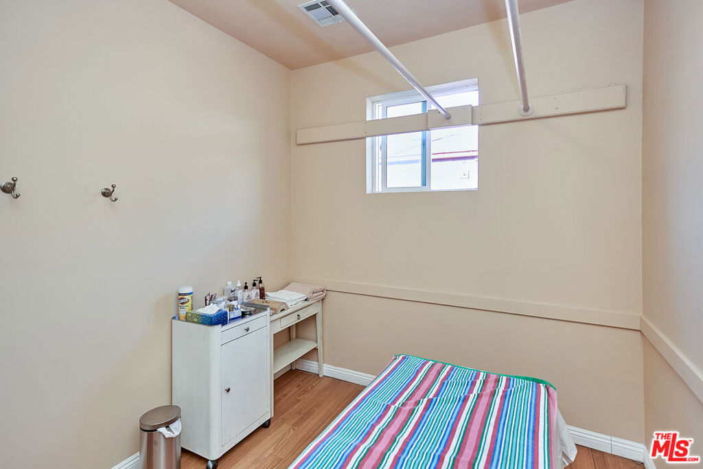 2551 Beverly Boulevard B Property Photo 32