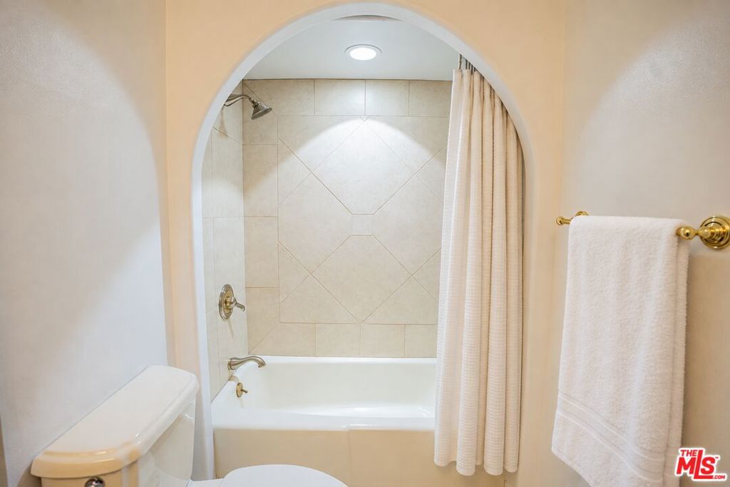 222 Monterey Road 1306 Property Photo 22