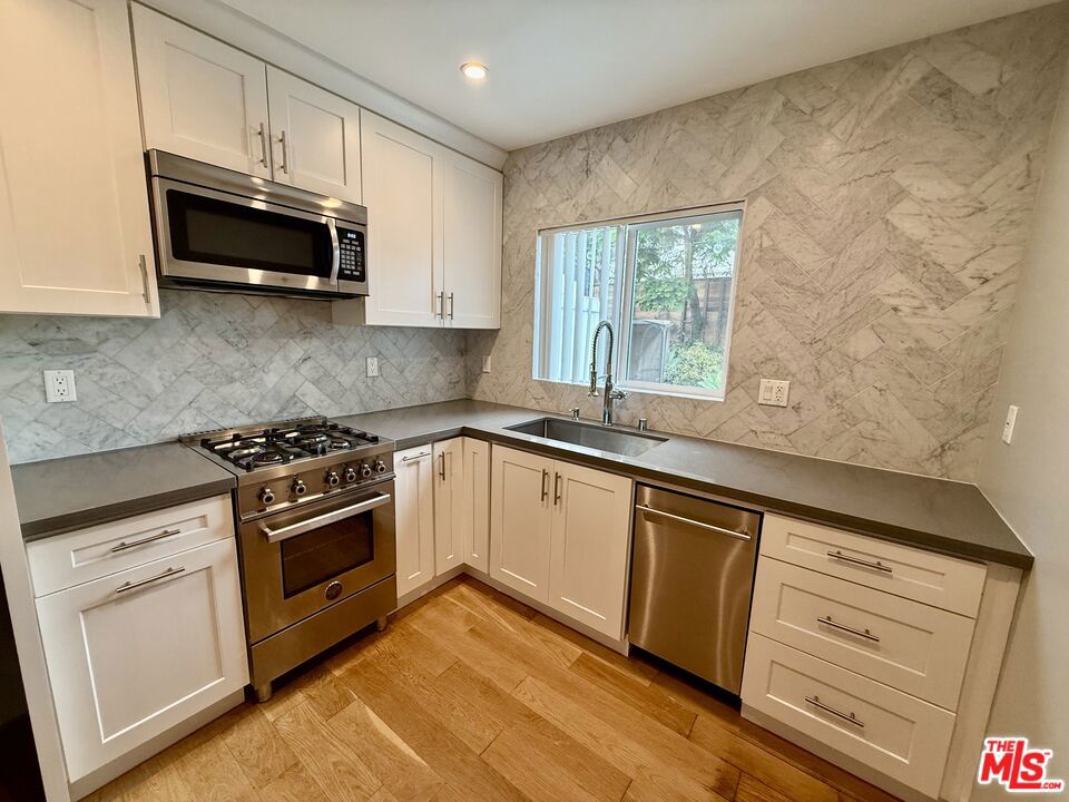 724 Ashland Avenue 2 Property Photo 5