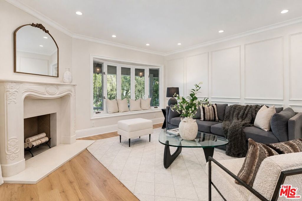 4045 Davana Road Property Photo 4