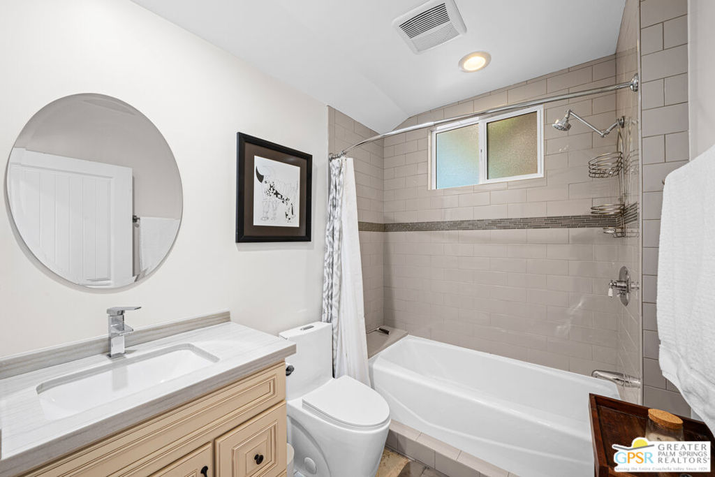 13435 Erwin Street Property Photo 25