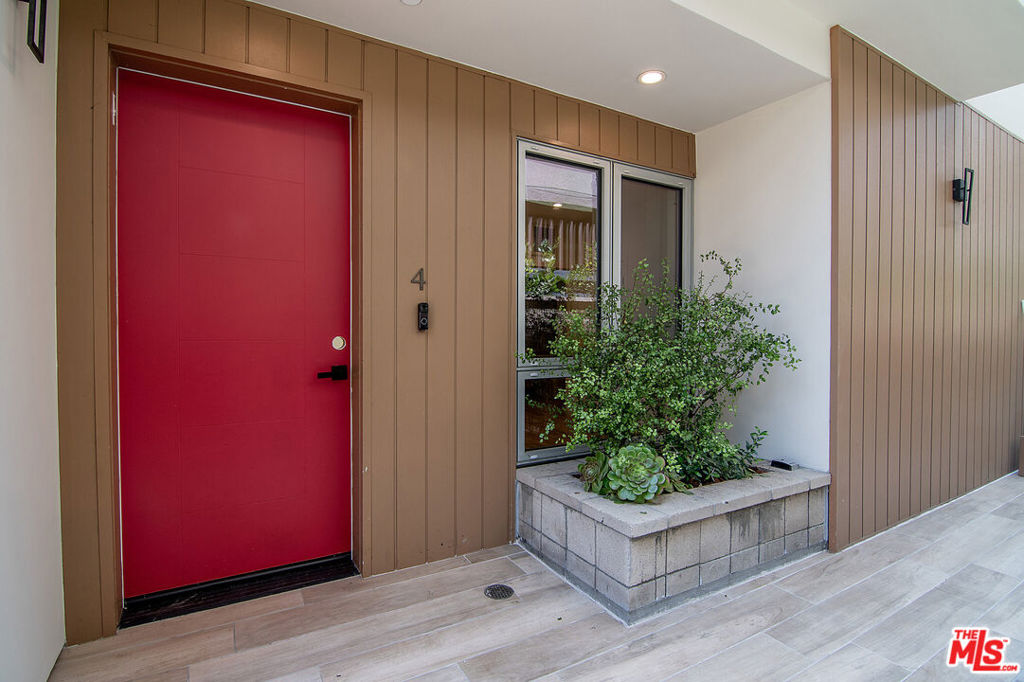 1236 N Fairfax Avenue 4 Property Photo 3