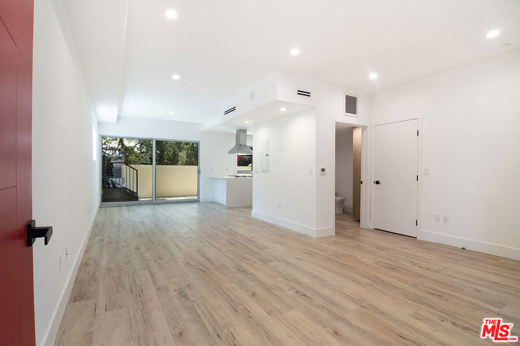 1236 N Fairfax Avenue 4 Property Photo 6