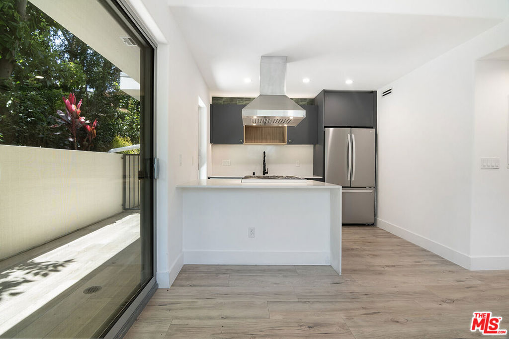 1236 N Fairfax Avenue 4 Property Photo 13