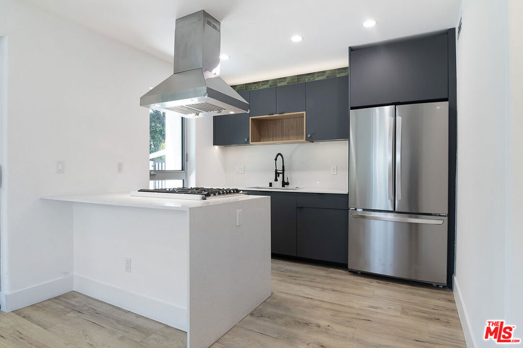 1236 N Fairfax Avenue 4 Property Photo 14