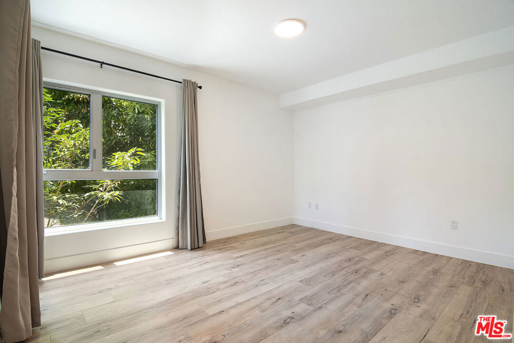 1236 N Fairfax Avenue 4 Property Photo 26