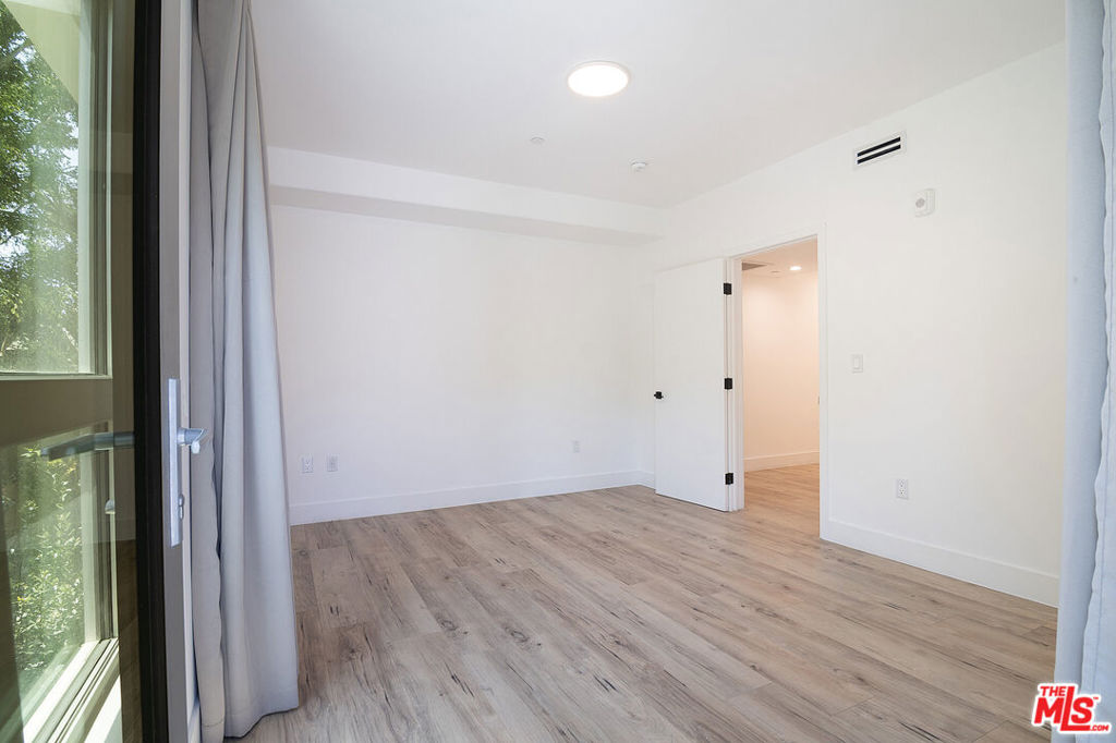 1236 N Fairfax Avenue 4 Property Photo 27