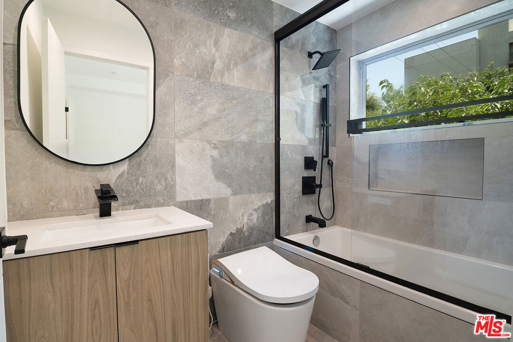 1236 N Fairfax Avenue 4 Property Photo 29
