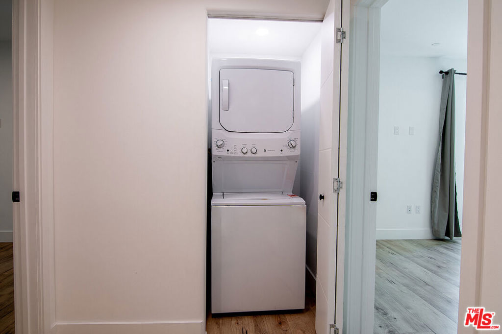 1236 N Fairfax Avenue 4 Property Photo 31