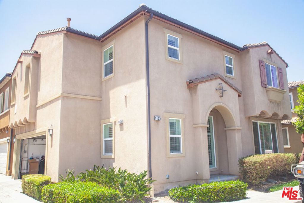 9135 S Cullen Way Property Photo 7
