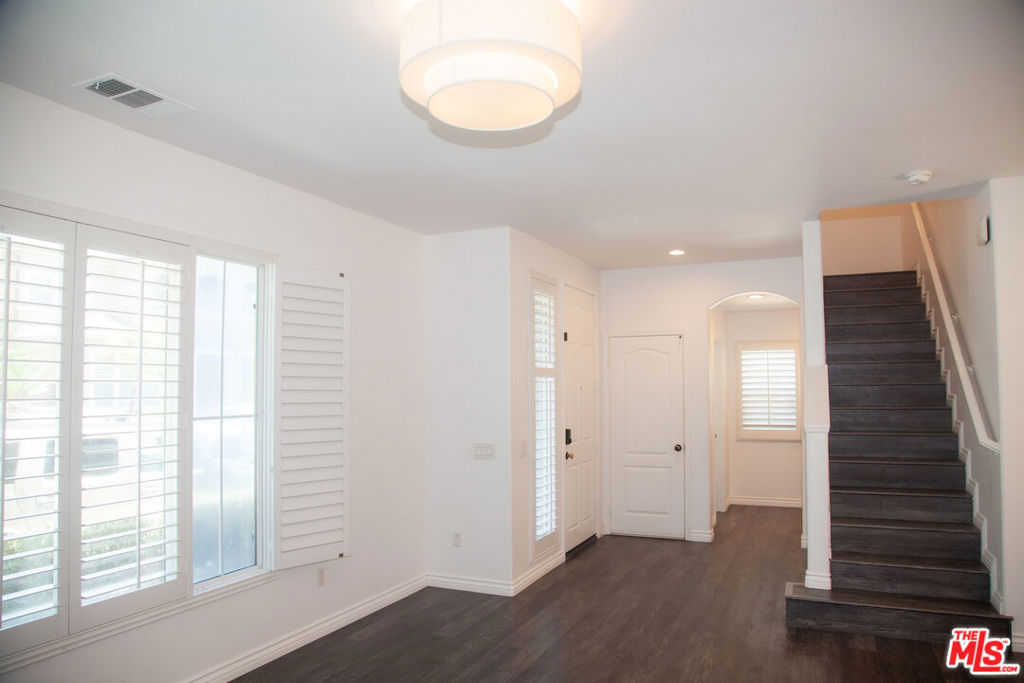 9135 S Cullen Way Property Photo 11