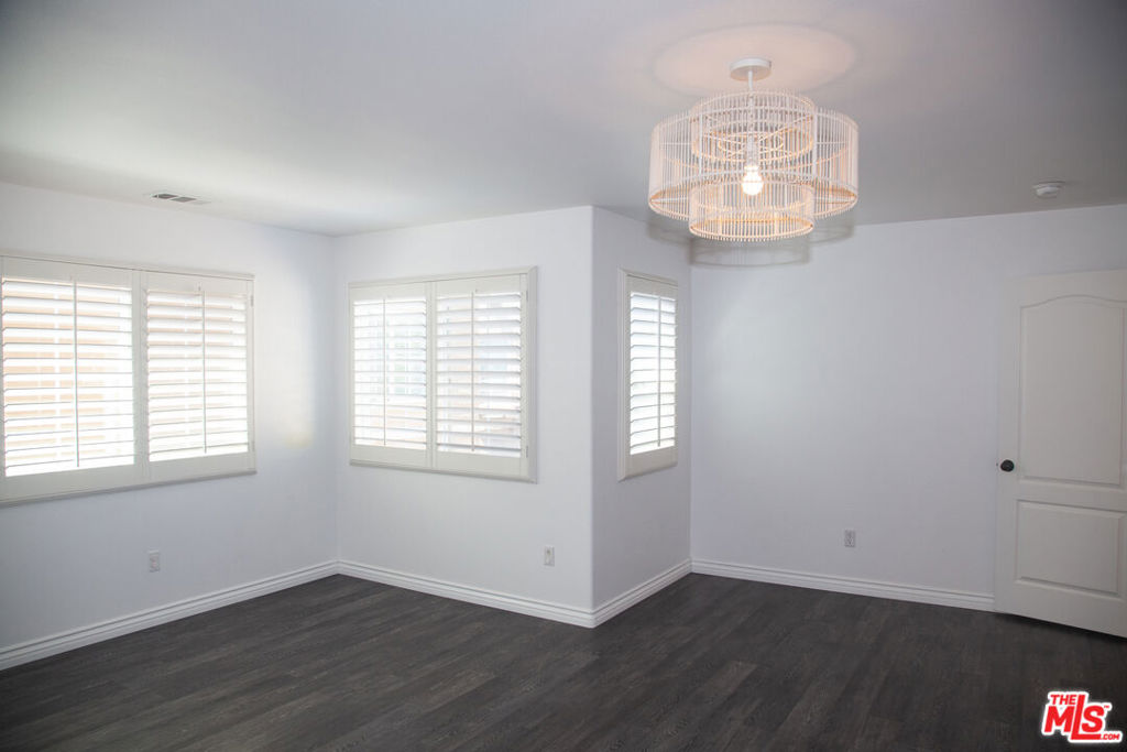 9135 S Cullen Way Property Photo 14