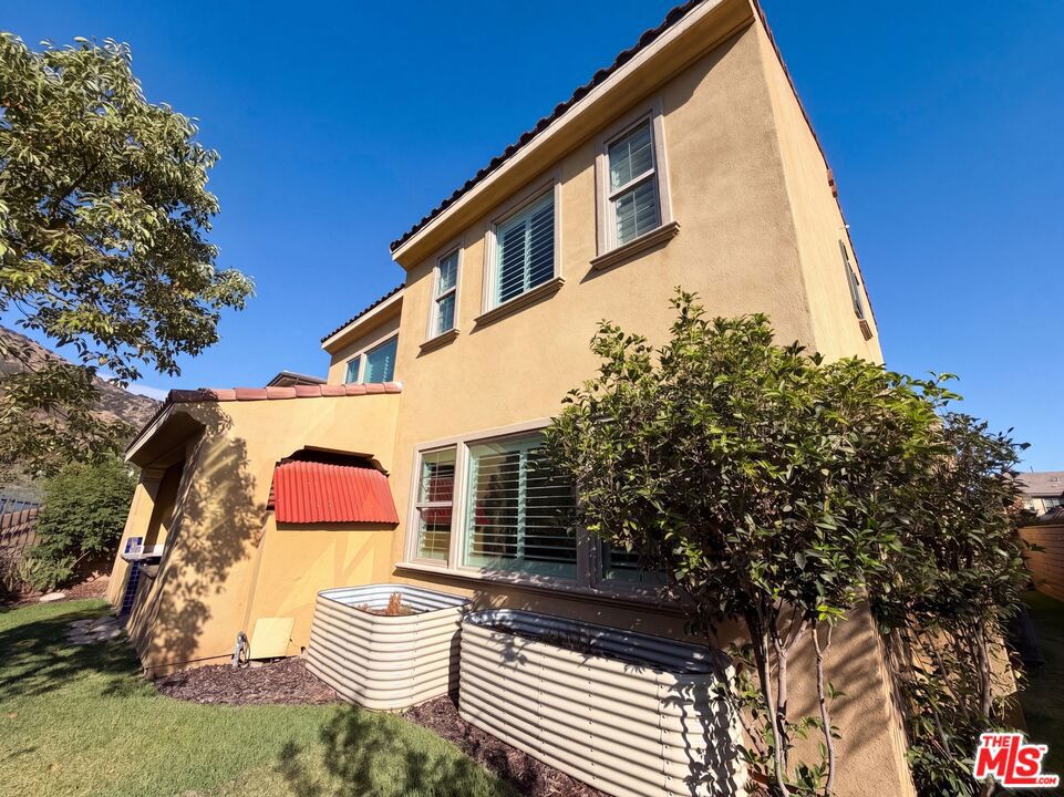 627 E Orange Blossom Way Property Photo 5