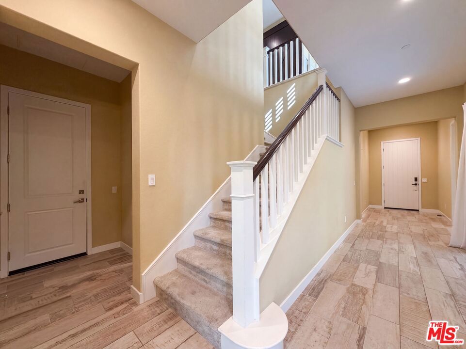 627 E Orange Blossom Way Property Photo 6