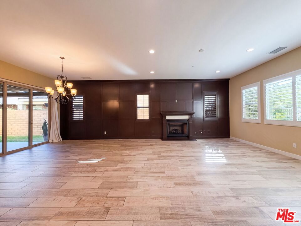 627 E Orange Blossom Way Property Photo 9