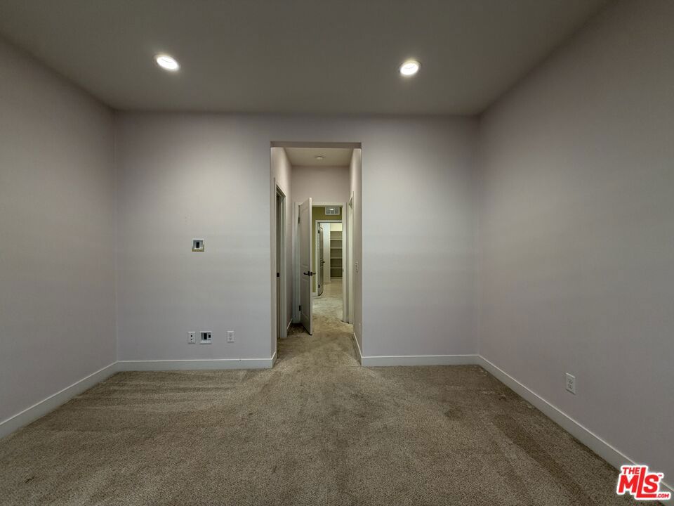 627 E Orange Blossom Way Property Photo 16