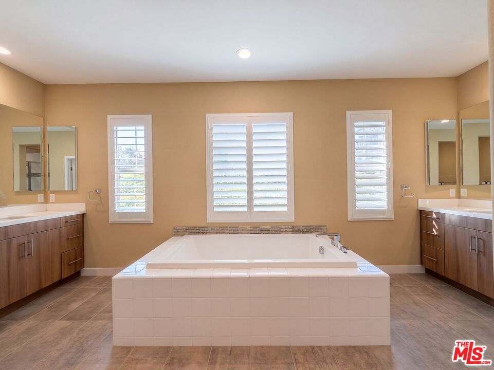 627 E Orange Blossom Way Property Photo 24