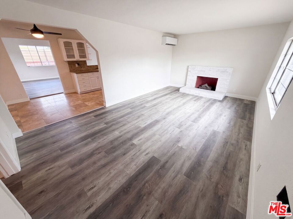 1426 S Rita Way Property Photo 3
