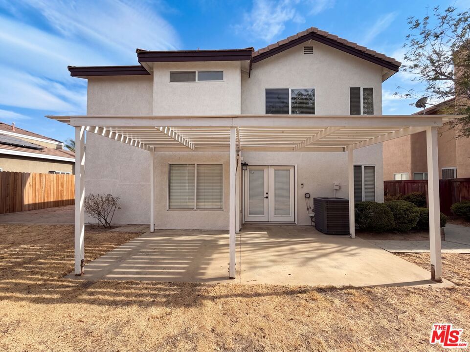 5539 W Avenue L6 Property Photo 5