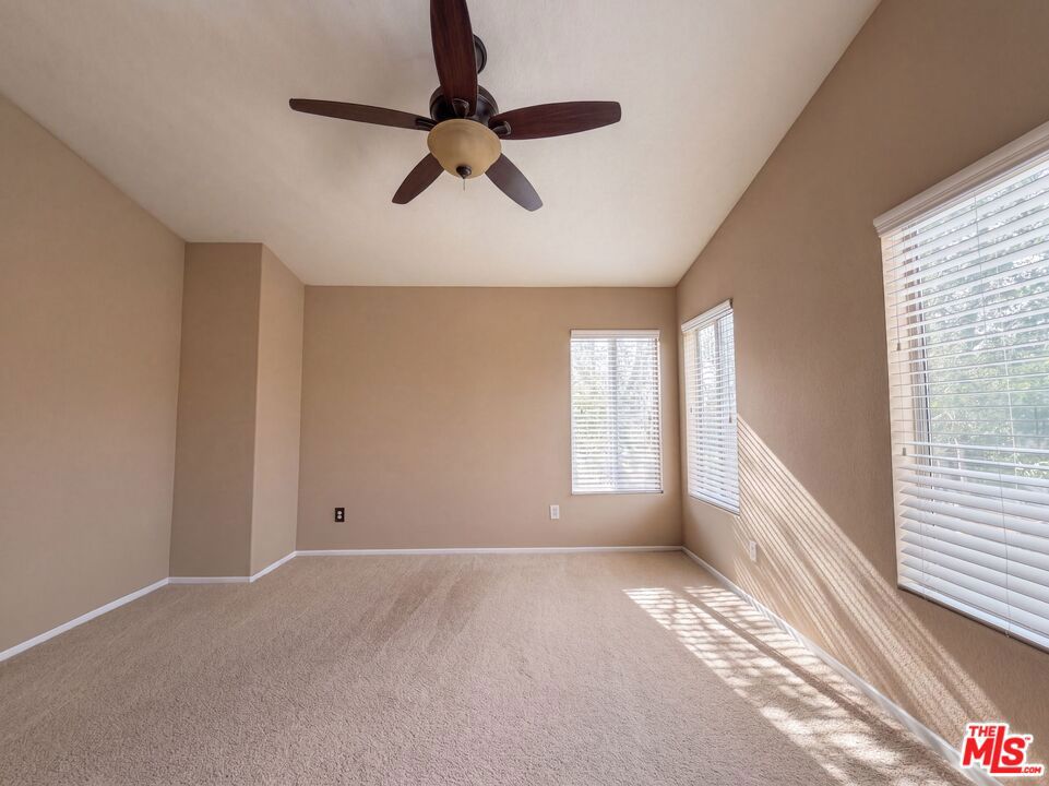 5539 W Avenue L6 Property Photo 10