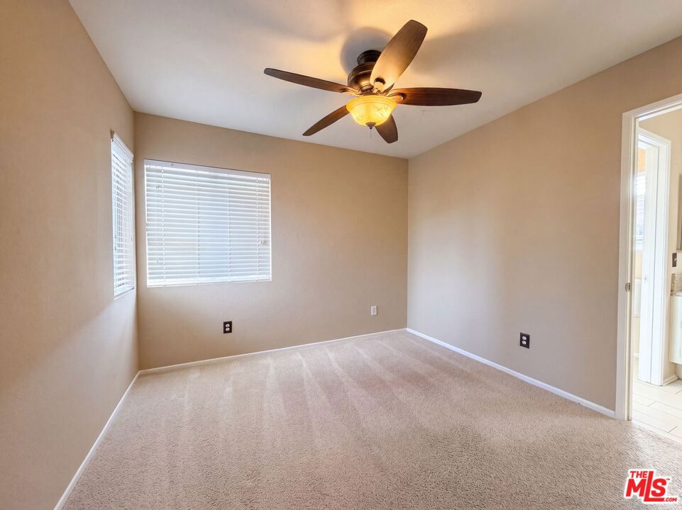 5539 W Avenue L6 Property Photo 13