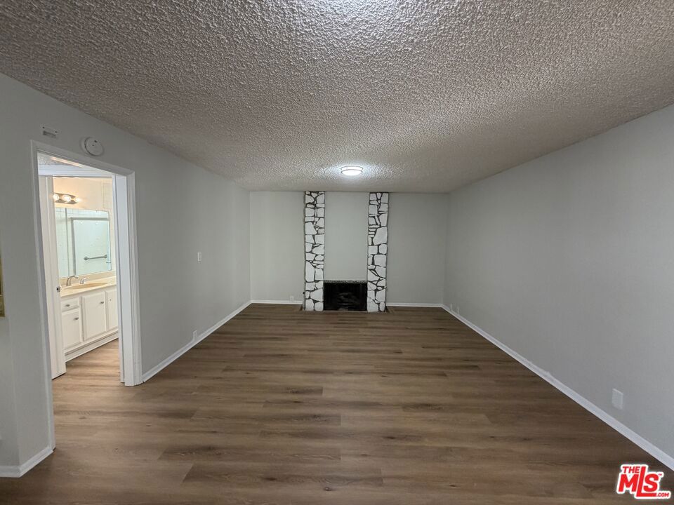 8452 Hazelwood Circle Property Photo 3