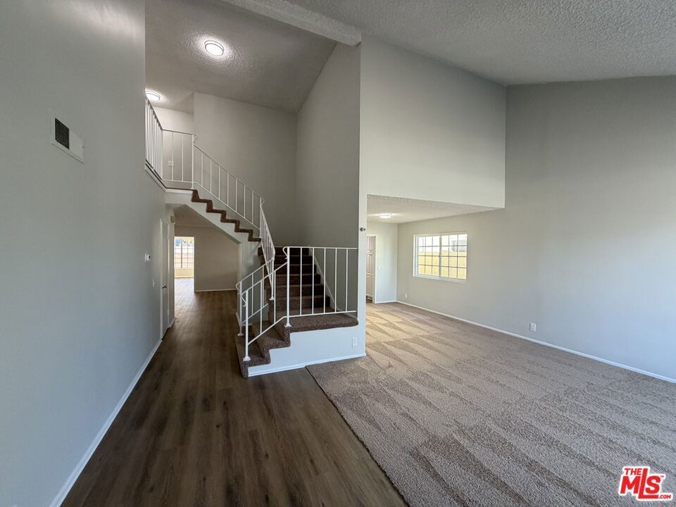 8452 Hazelwood Circle Property Photo 6