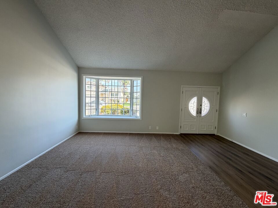 8452 Hazelwood Circle Property Photo 9