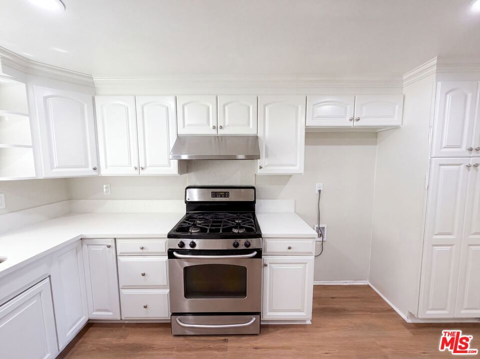 8452 Hazelwood Circle Property Photo 12