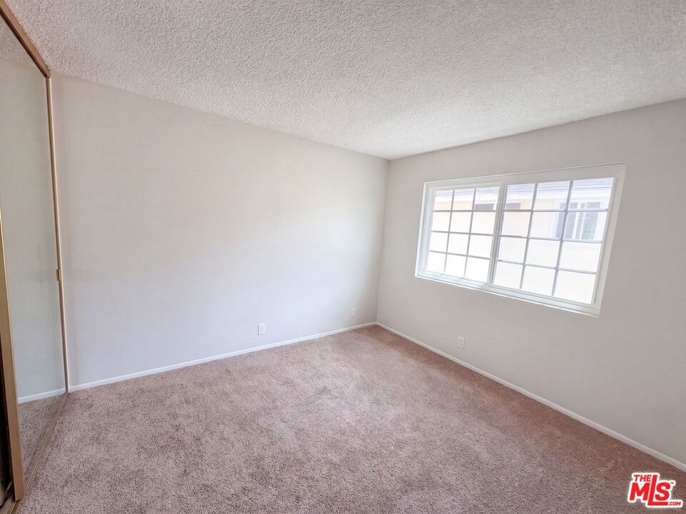 8452 Hazelwood Circle Property Photo 18