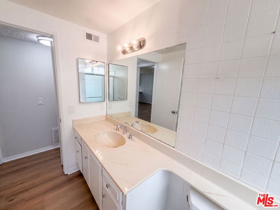 8452 Hazelwood Circle Property Photo 19
