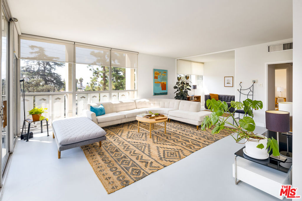 4411 Los Feliz Boulevard 307 Property Photo 1
