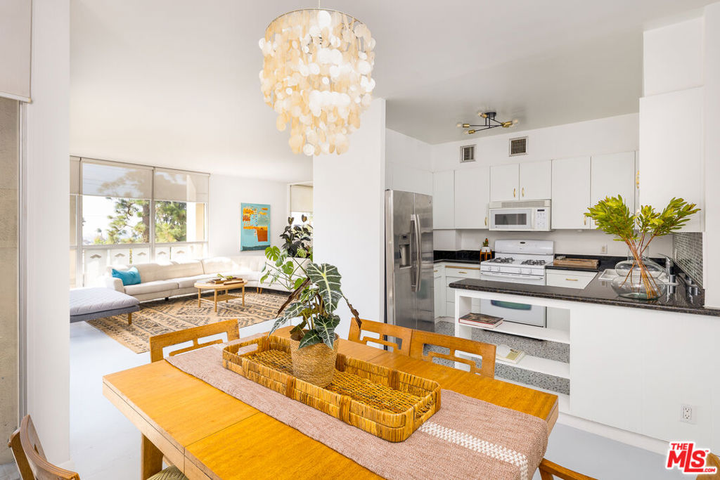 4411 Los Feliz Boulevard 307 Property Photo 7