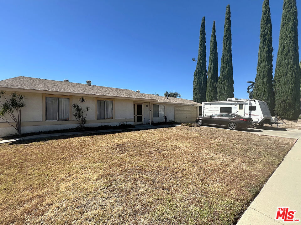 837 W Fontlee Lane Property Photo 2