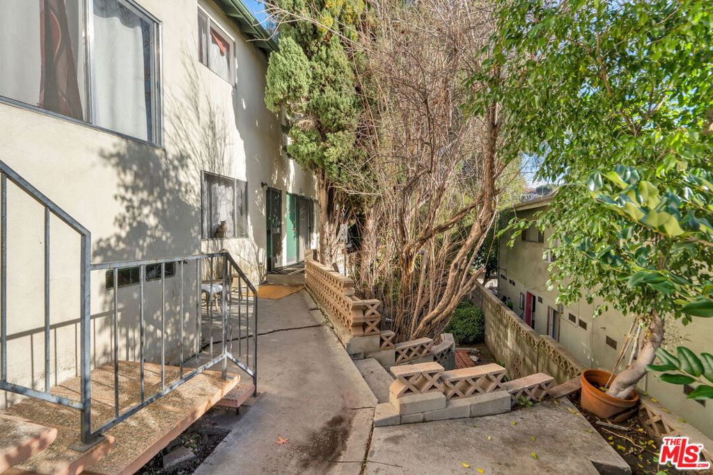 2241 Ewing Street Property Photo 1