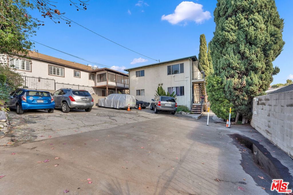 2241 Ewing Street Property Photo 5