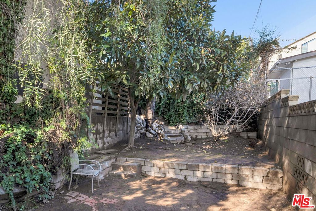 2241 Ewing Street Property Photo 6