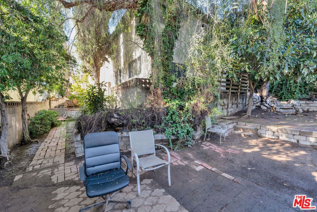 2241 Ewing Street Property Photo 7