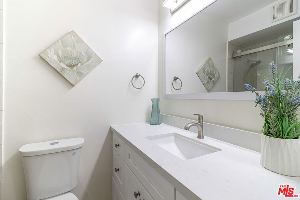 6355 Green Valley Circle 203 Property Photo 11